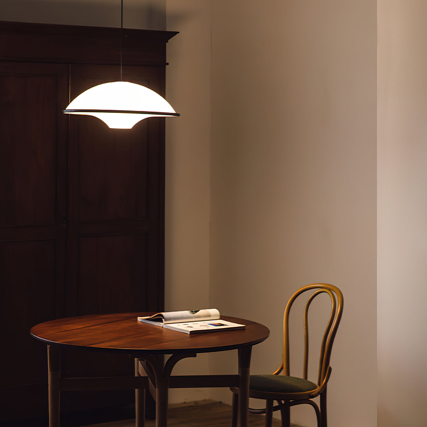 Living room Modern Pendant Light with Hanging Design