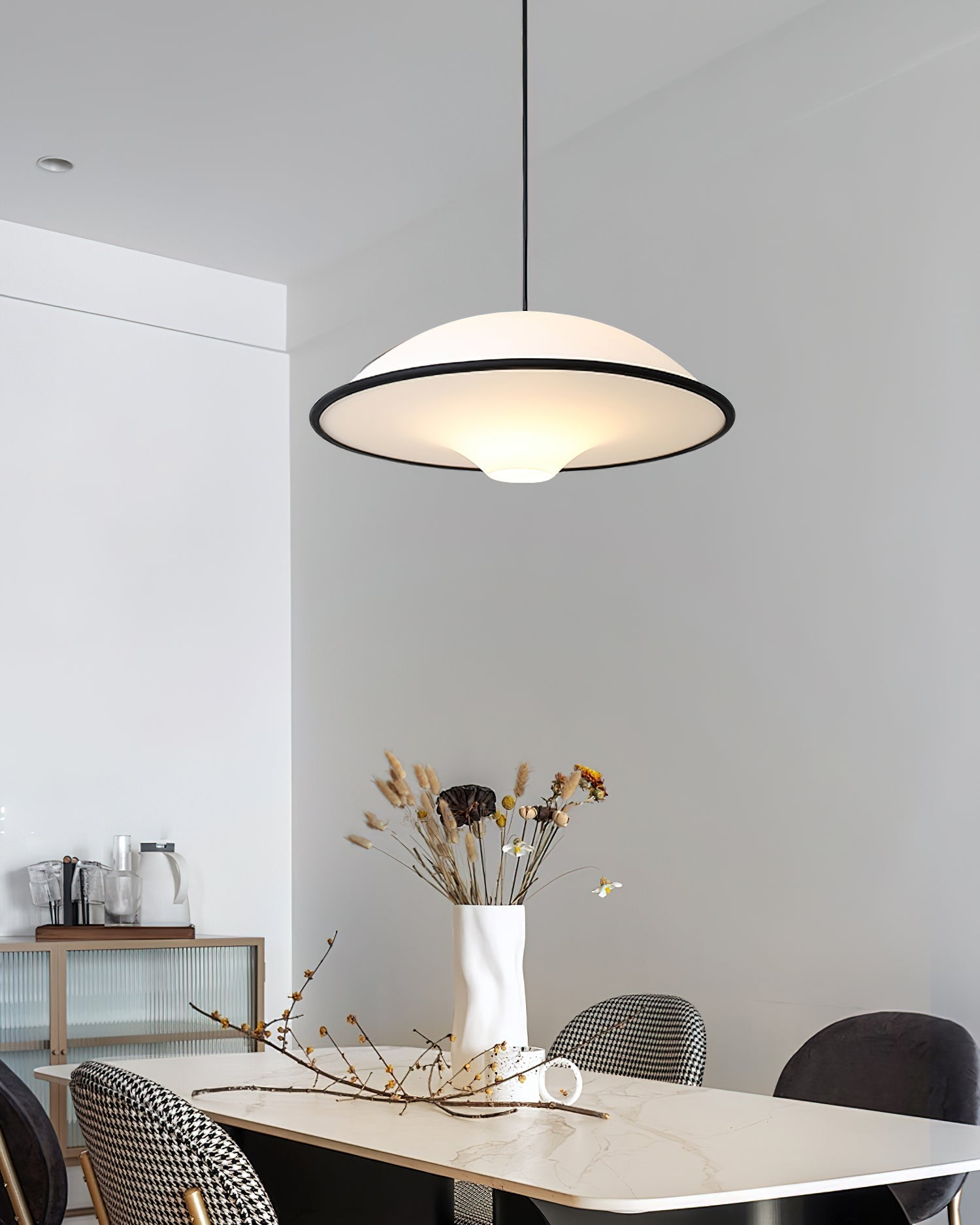 Living room Modern Pendant Light with Hanging Design