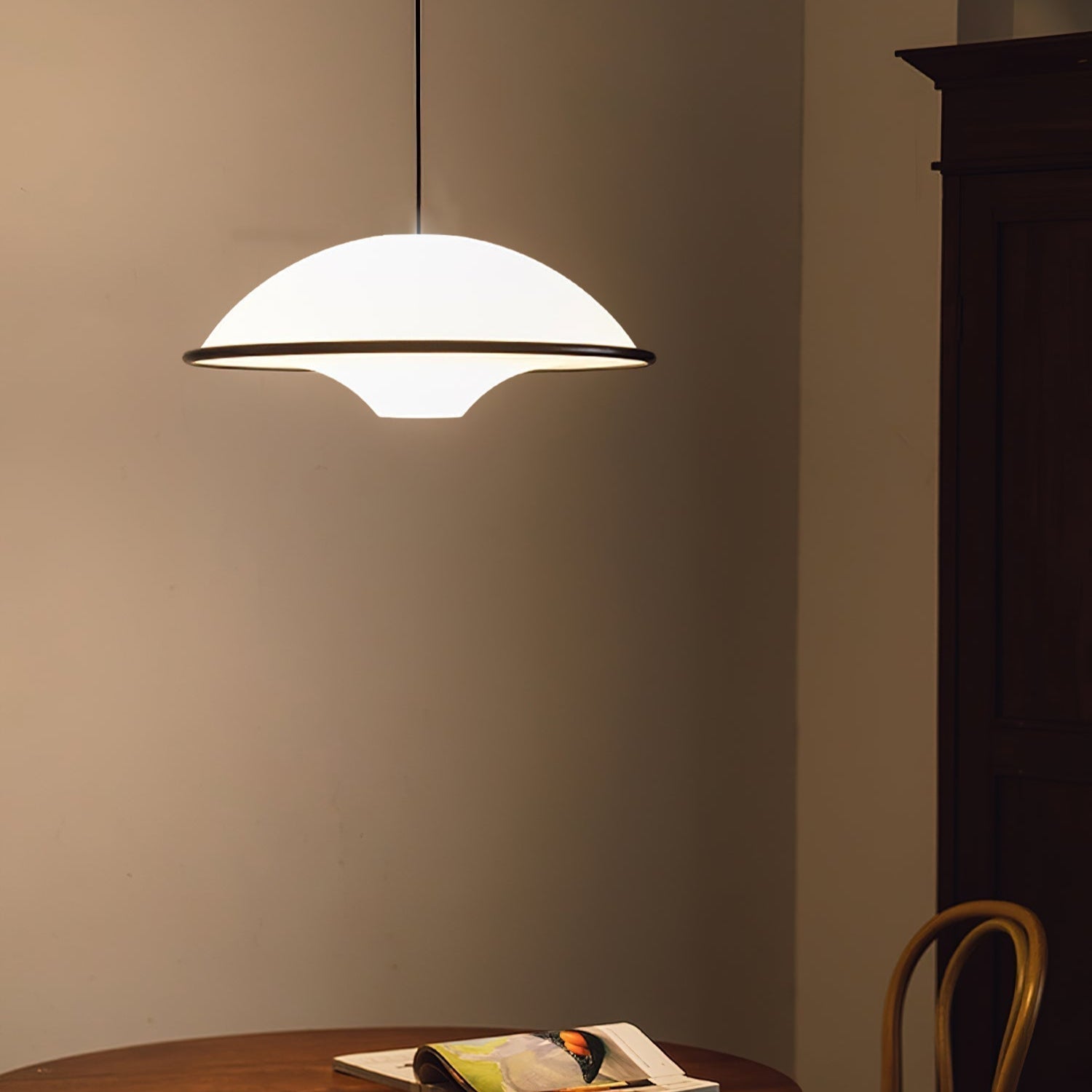 Living room Modern Pendant Light with Hanging Design