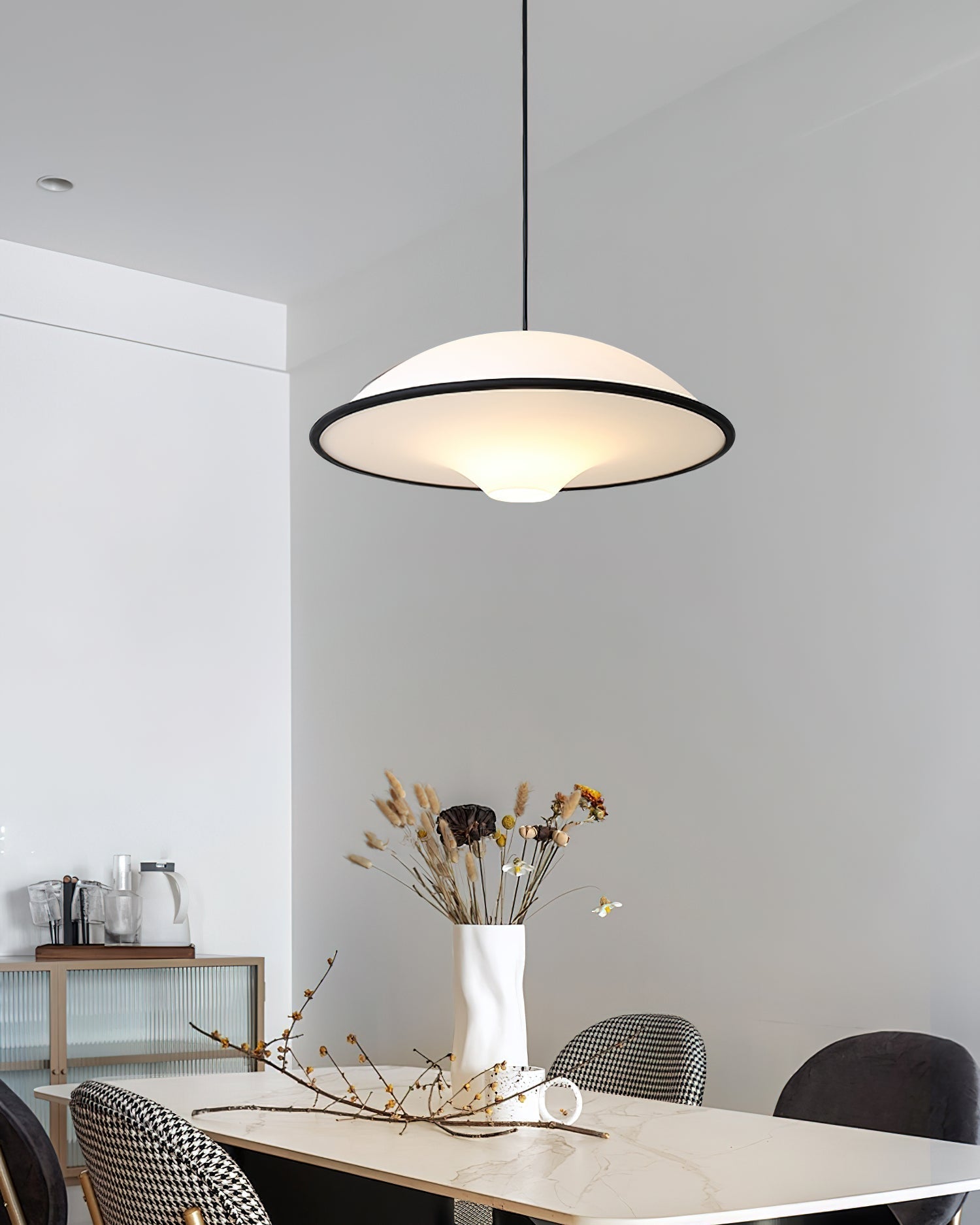 Living room Modern Pendant Light with Hanging Design